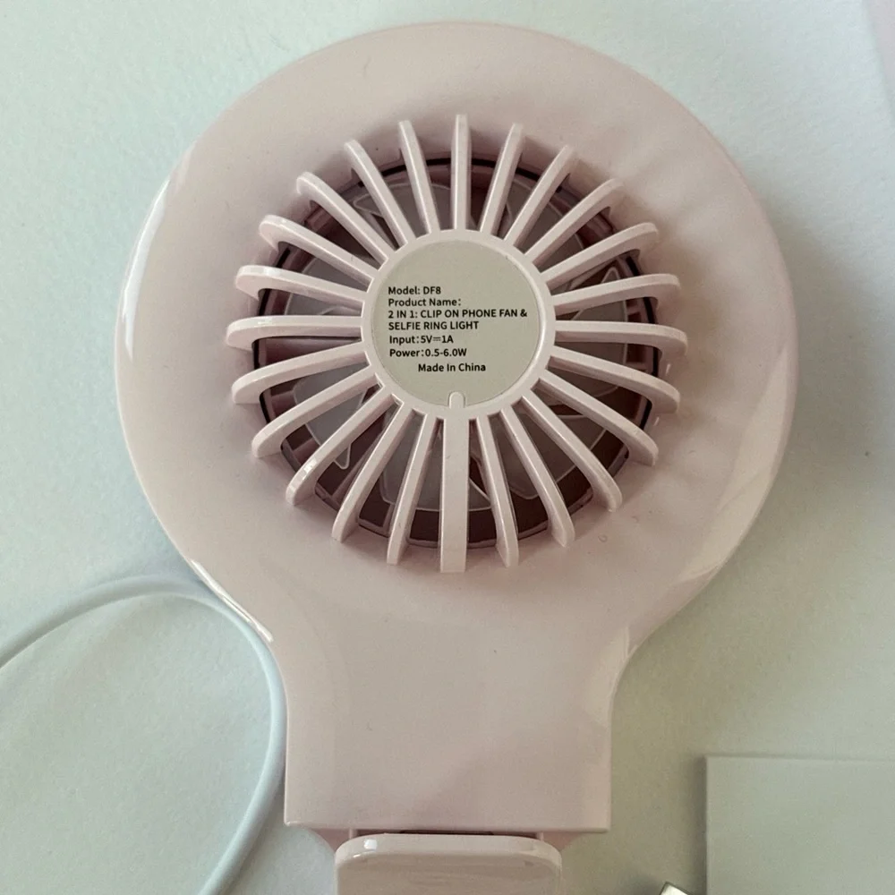 Clip On Phone LED Selfie Ring Light with Fan. Like New Condition. FANGIRL Brand